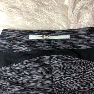 Abercrombie & Fitch Pants - A&F Leggings worn once Abercrombie & Fitch Pants - A&F Leggings worn once
